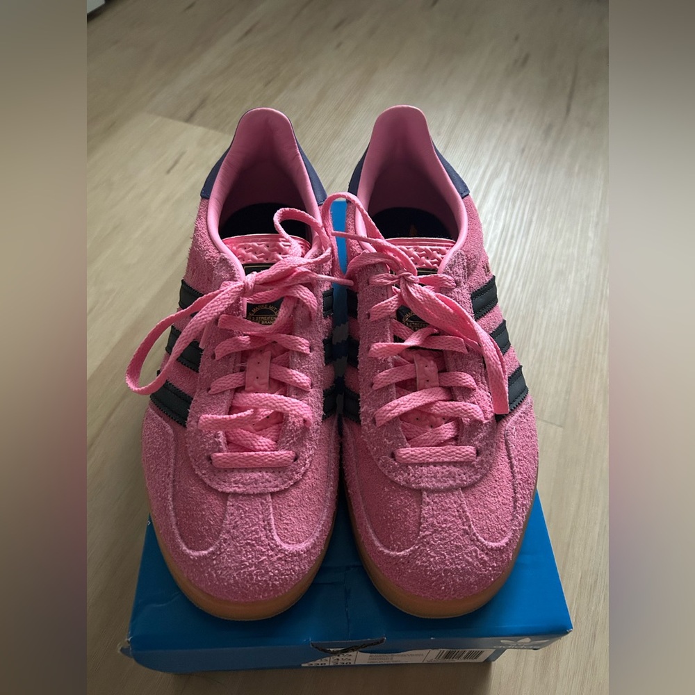 pink adidas gazelles - Picture 2 of 5